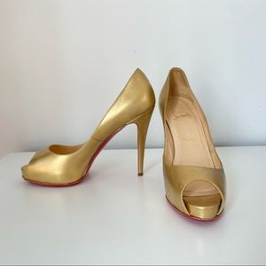 Gold Christian Louboutin Pumps
